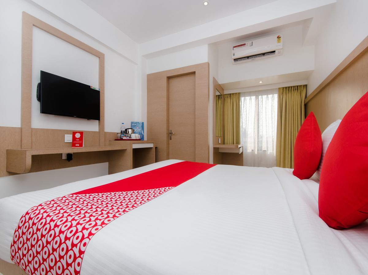 Oyo 13089 Hotel Gold Crest Nová Bombaj Exteriér fotografie
